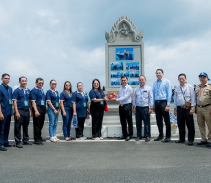 ដំណើរទស្សនកិច្ច លោកគ្រូ អ្នកគ្រូ ចំនួន ១៥ នាក់ និងនិស្សិត ថ្នាក់បរិញ្ញាបត្រ ជំនាញទីផ្សារ ឆ្នាំទី៣ និងឆ្នាំទី៤ ចំនួន ១៦៥ នាក់ នៃសាកលវិទ្យាល័យជាតិគ្រប់គ្រង មកកាន់ កំពង់ផែស្វយ័តក្រុងព្រះសីហនុ