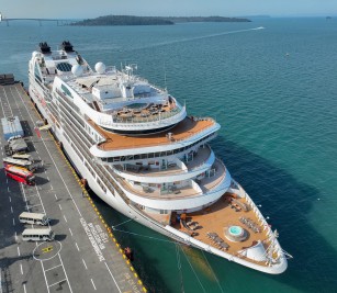 CEO of Sihanoukville Autonomous Port, and PAS Management Team, welcomed an arrival of Seabourn Encore cruise ship that had sailed from Thailand to PAS (Cambodia) and will sail to Vietnam afterwards
