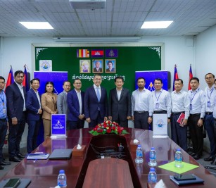 held a discussion meeting and signed a Memorandum of Understanding between Sihanoukville Autonomous Port and Vattanac Bank
