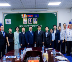 កិច្ចប្រជុំពិភាក្សាការងារ ជាមួយ គណៈប្រតិភូ មជ្ឈមណ្ឌលធុរកិច្ចកម្ពុជា (ក្រុងចឹងចូវ) នៅ កំពង់ផែស្វយ័តក្រុងព្រះសីហនុ