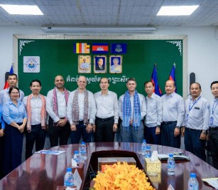 A courtesy visit of and held a discussion meeting with Hapag Lloyd (Cambodia) Co., Ltd
