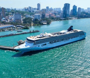 នាវាទេសចរណ៍ឈ្មោះ NORWEGIAN សញ្ជាតិ BAHAMAS
