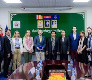 ដំណើរទស្សនកិច្ច គណៈប្រតិភូសហភាពអឺរ៉ុប ប្រចាំព្រះរាជាណាចក្រកម្ពុជា មកកាន់ កំពង់ផែស្វយ័តក្រុងព្រះសីហនុ
