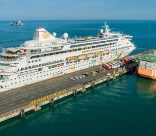 BLUE DREAM MELODY cruise ship with nationality of LIBERIA, length of 202.58 meters, width of 28.1 meters, and depth of 6.2 meters, docked safely at PAS to visit Cambodia for one day
