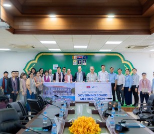 Welcomed a visit of 30 delegates of Ministry of Planning and Governing Board of the Mekong Institute from 6 countries, led by His Excellency Chea Chantum
