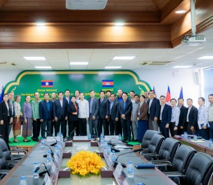 Welcomed a delegation visit of Lao Front for National Development
