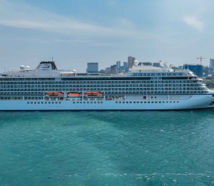 VIKING VENUS cruise ship with nationality of NORWAY