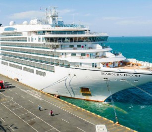 នាវាទេសចរណ៍ឈ្មោះ SEABOURN ENCORE សញ្ជាតិ BAHAMAS
