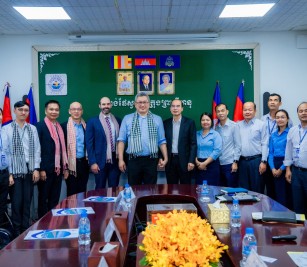 Held a discussion meeting with Evergreen Shipping Services (Cambodia) Co., Ltd
