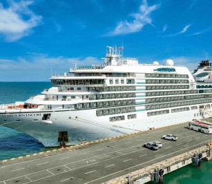 នាវាទេសចរណ៍ឈ្មោះ SEABOURN ENC0RE សញ្ជាតិ BAHAMAS
