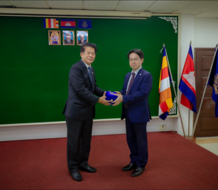 held a discussion meeting with Customs and Logistics Committee of Japanese Business Association of Cambodia (JBAC) led by TABEI Hideaki
