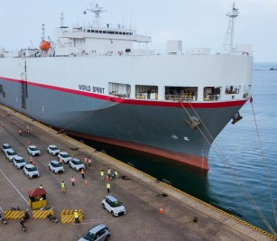 Welcome the arrival of M/V World Spirit, a RORO wheeled carrier that is a new historical and first event for which Toyota (Cambodia) Co. Ltd
