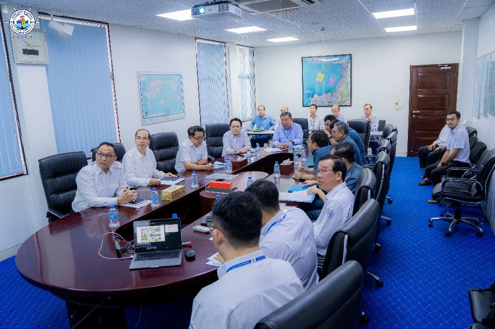 Held a discussion meeting regarding situation of business, services, capacity, challenges and solutions of relevant parties
