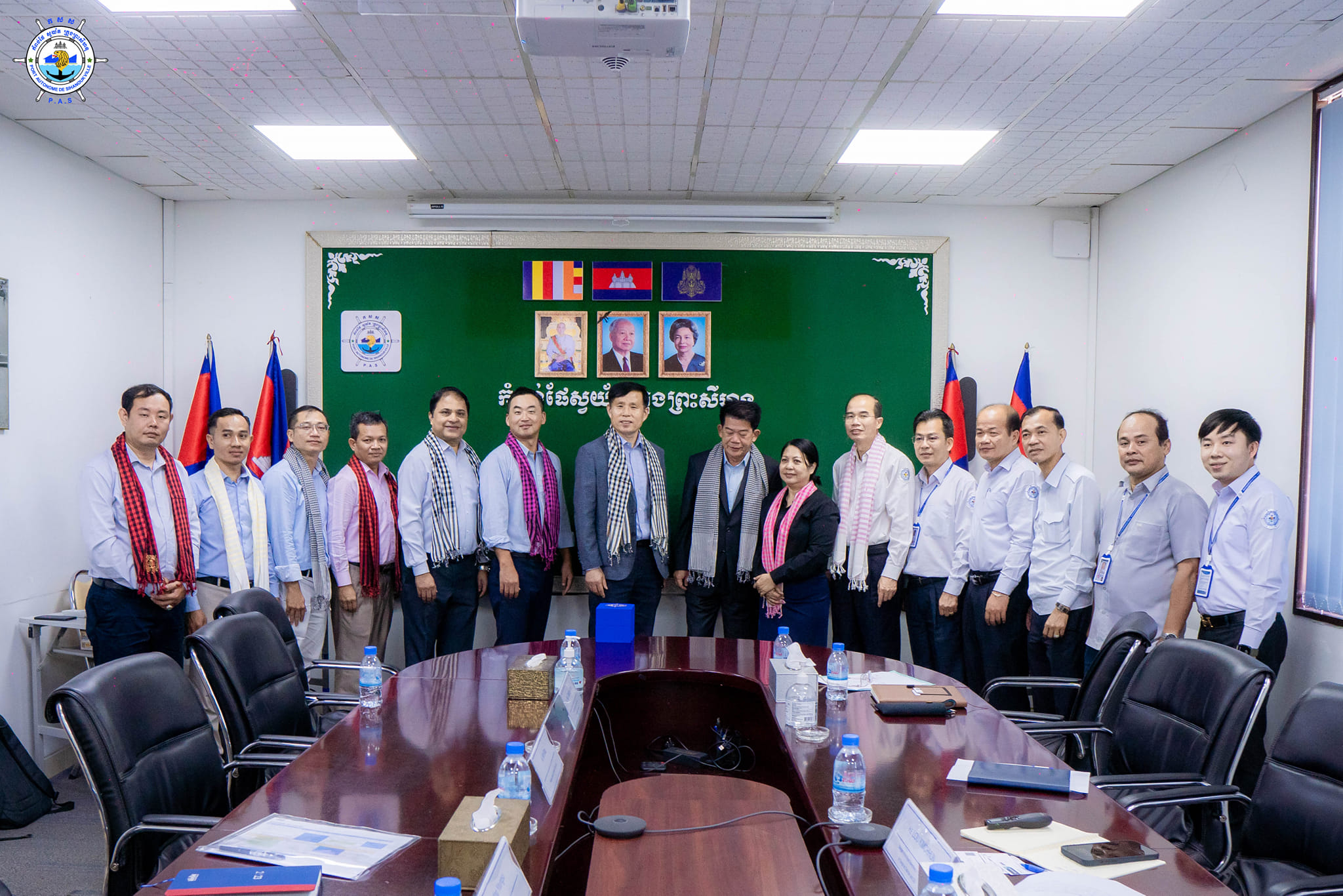 កិច្ចប្រជុំពិភាក្សាការងារជាមួយនឹង ក្រុមហ៊ុន Inchape Shipping Service (Cambodia) Ltd. ស្តីពីការធ្វើប្រតិបត្តិការដឹកជញ្ជូនទំនិញឆ្លងកាត់ កសស

