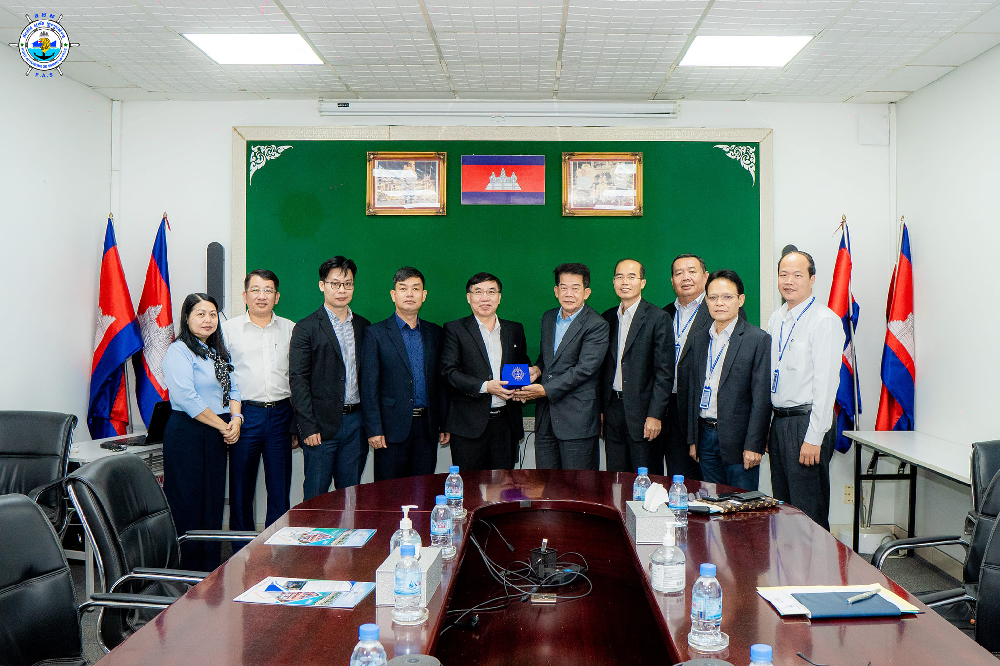 Welcomed a courtesy visit of His Excellency Lai Xuan Chien, the  Consul General of the Vietnam in Preah Sihanouk Province to learn about PAS`s current situation of operation and development
