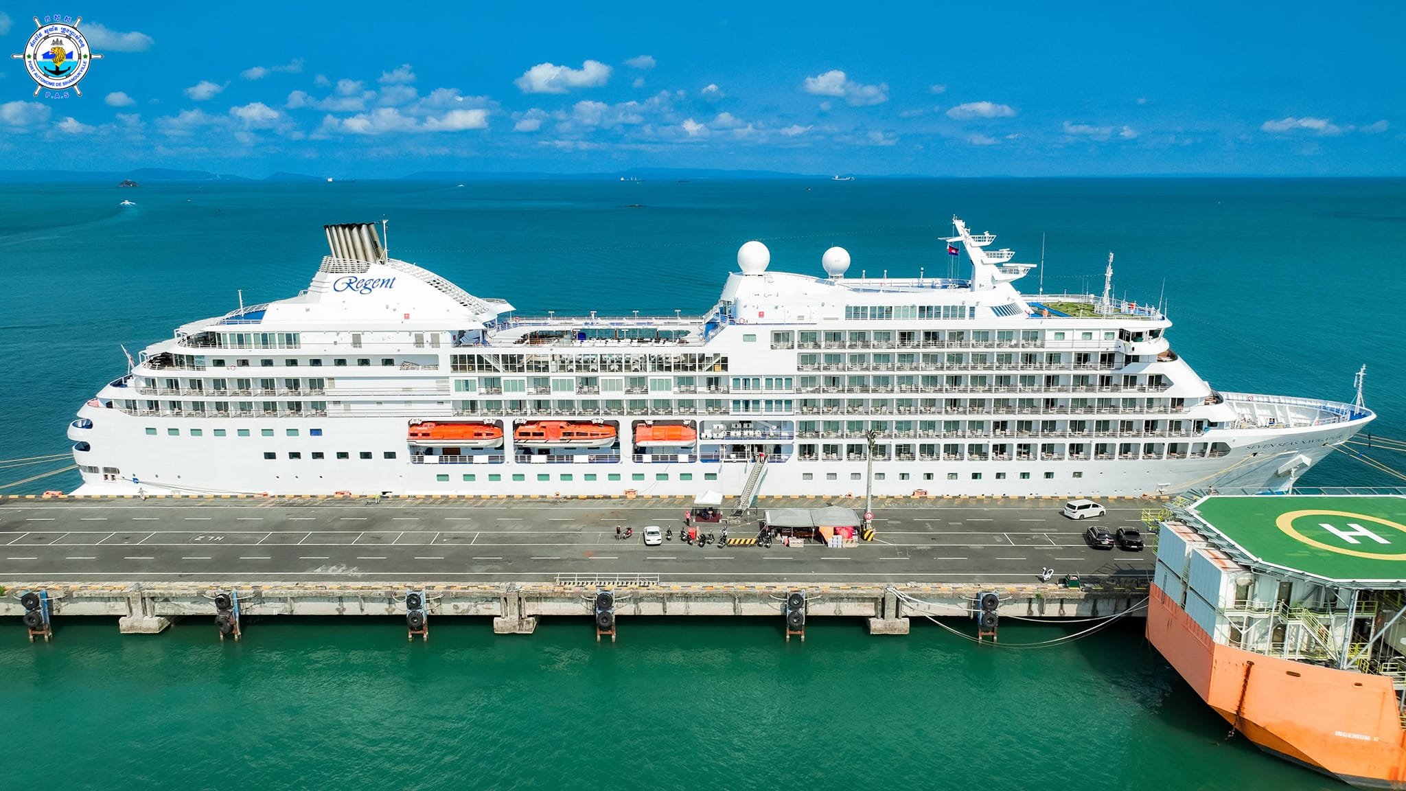 នាវាទេសចរណ៍ ឈ្មោះ SEVEN SEAS NAVIGATOR សញ្ជាតិ BAHAMAS ដែលមានប្រវែងបណ្តោយ ១៧២,៥៣ ម៉ែត្រ ប្រវែងទទឹង ២៤,៨០ ម៉ែត្រ ជម្រៅ ៧,៥០ ម៉ែត្រ បានចូលចតនៅ កសស
