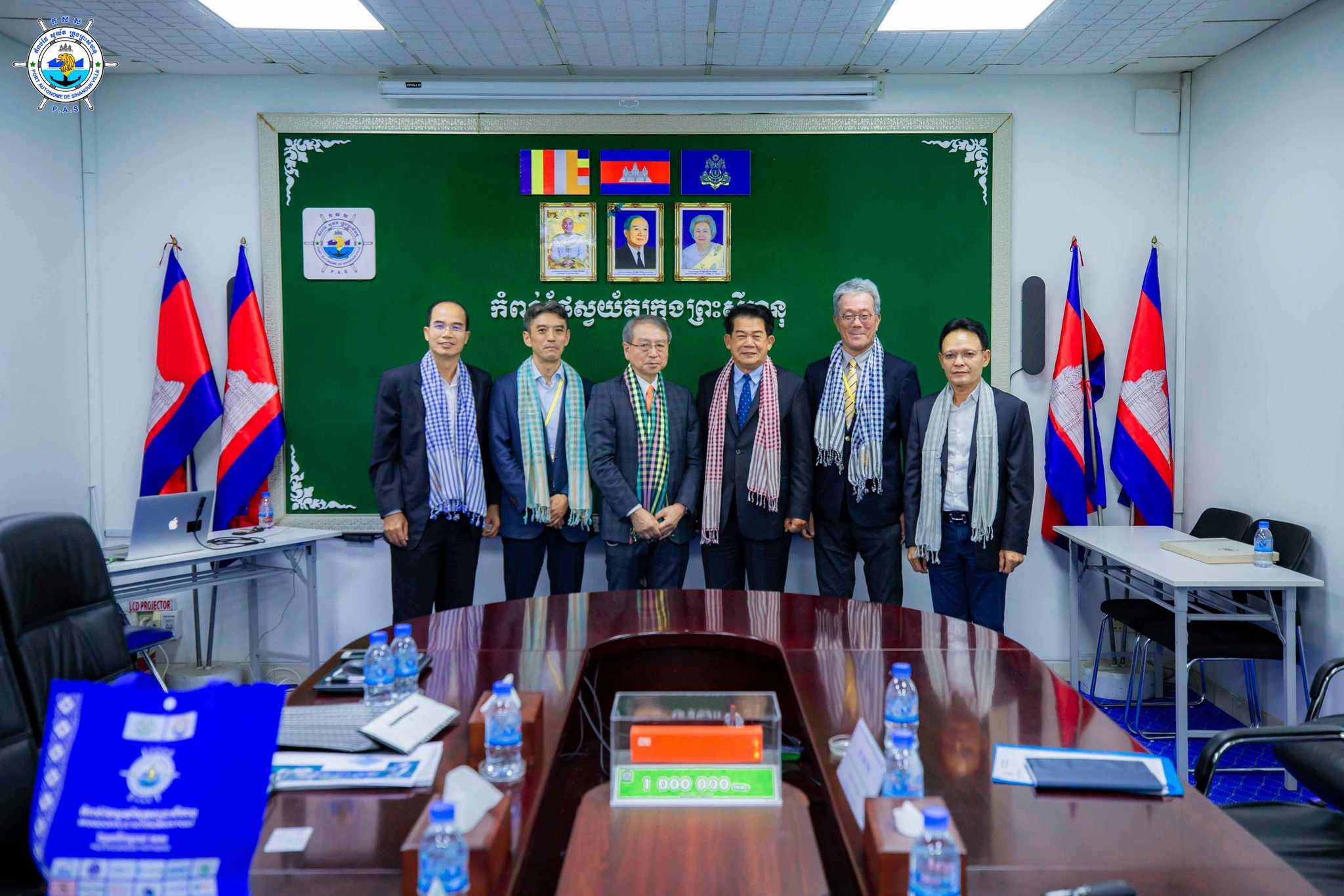 A courtesy visit of and held a discussion meeting with Dr. Yutaka SUNOHARA
