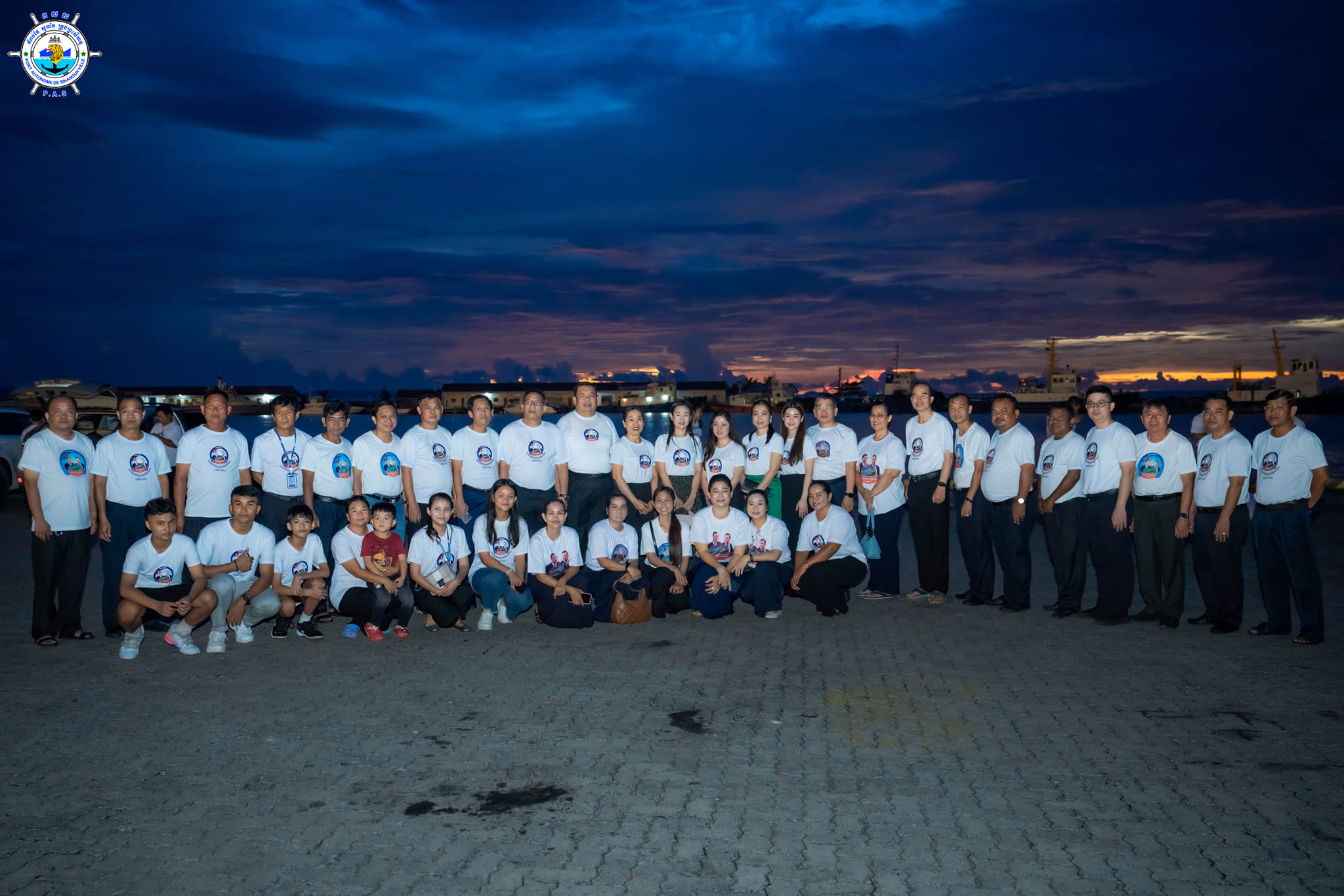 Held a fireworks and lantern launching ceremony for a commencement of Funan Techo canal construction
