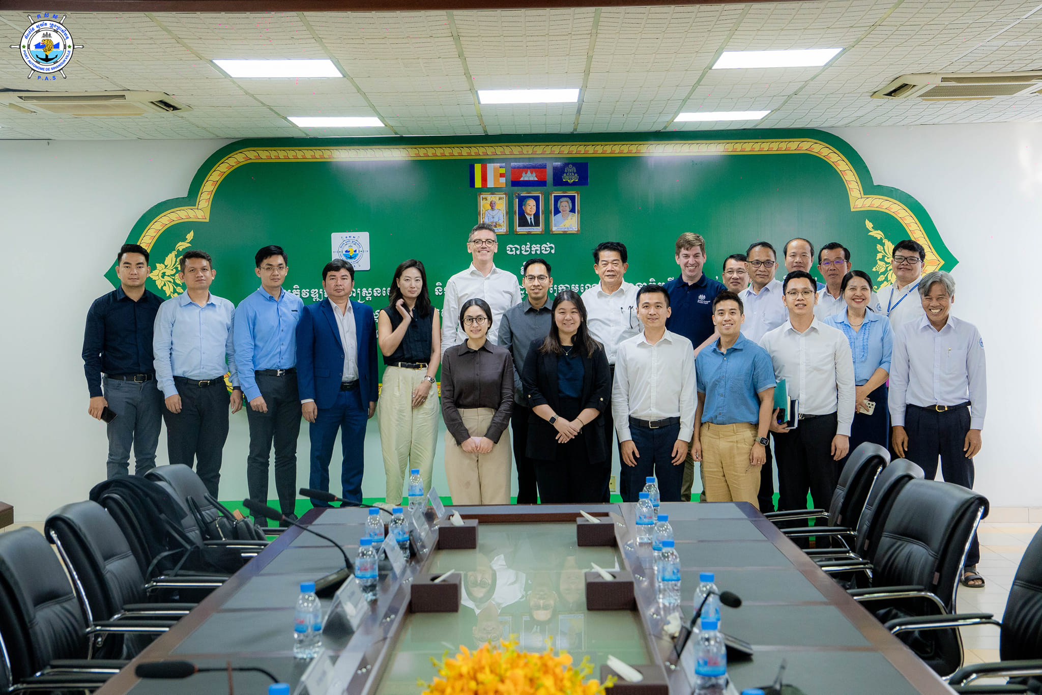 held a discussion meeting with Representatives of the Ministry of Economy and Finance, Representatives of the Council for Development of Cambodia
