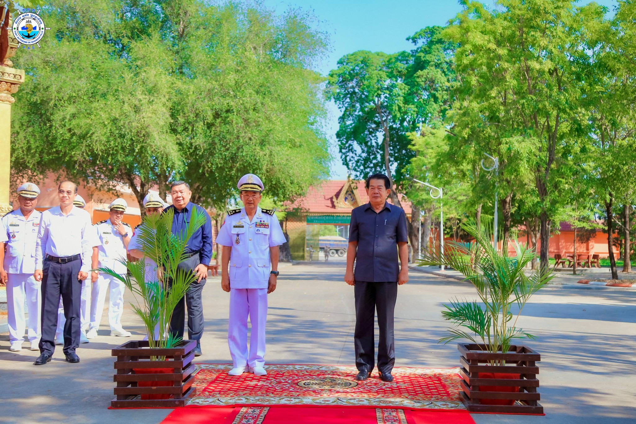 A courtesy visit to navy commander, deputy navy commanders, and navy soldiers
