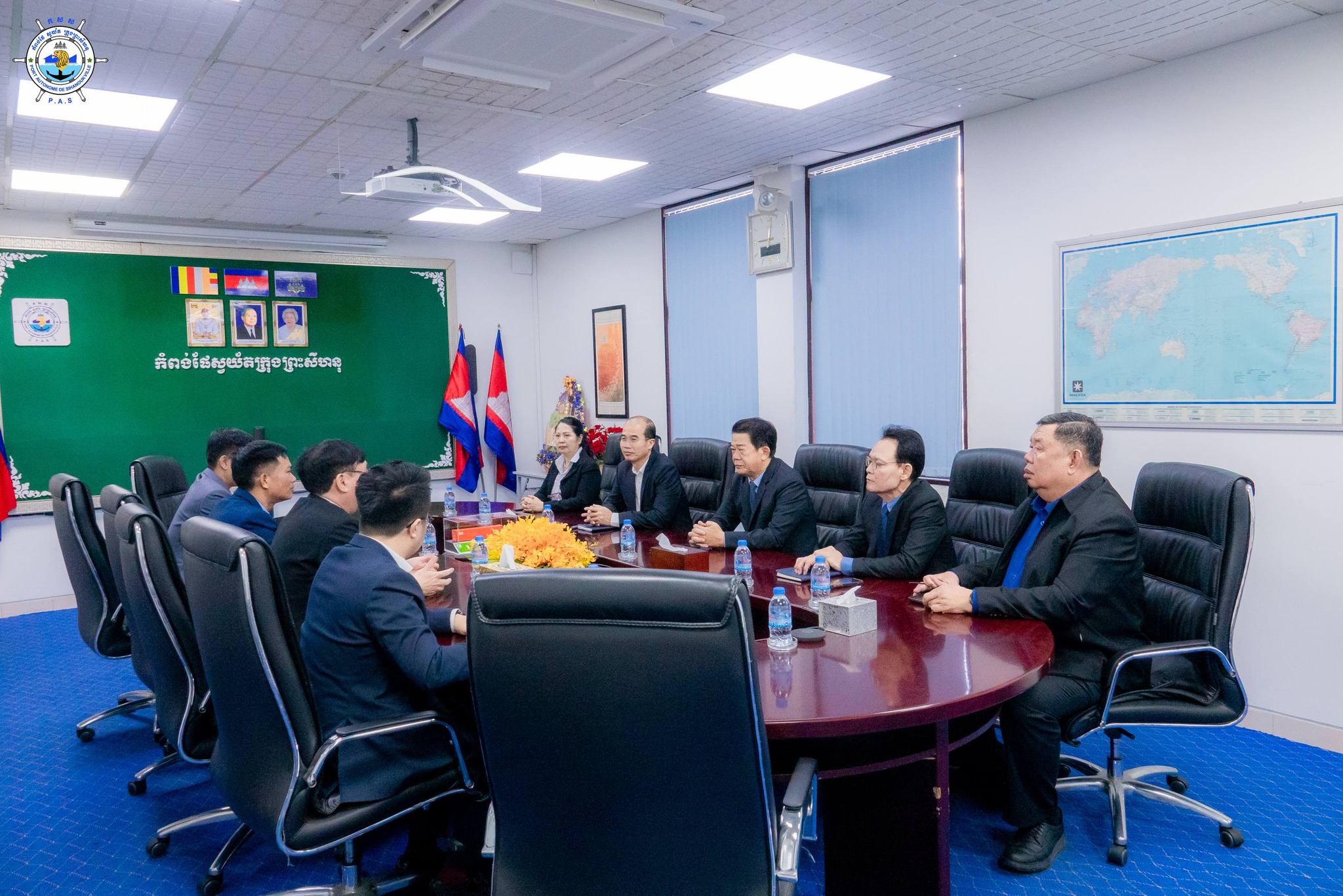 Welcomed a courtesy visit of and received a wish for new year from His Excellency Lai Xuan Chien

