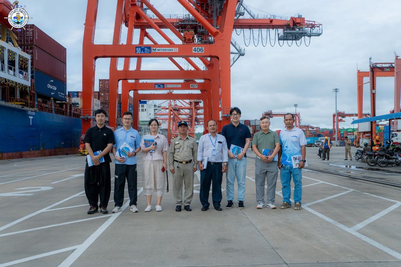 The tour visit of BYD company to the autonomous port of Sihanoukville.
