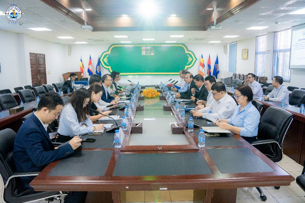 Held a discussion meeting with the Delegates of China Banks

