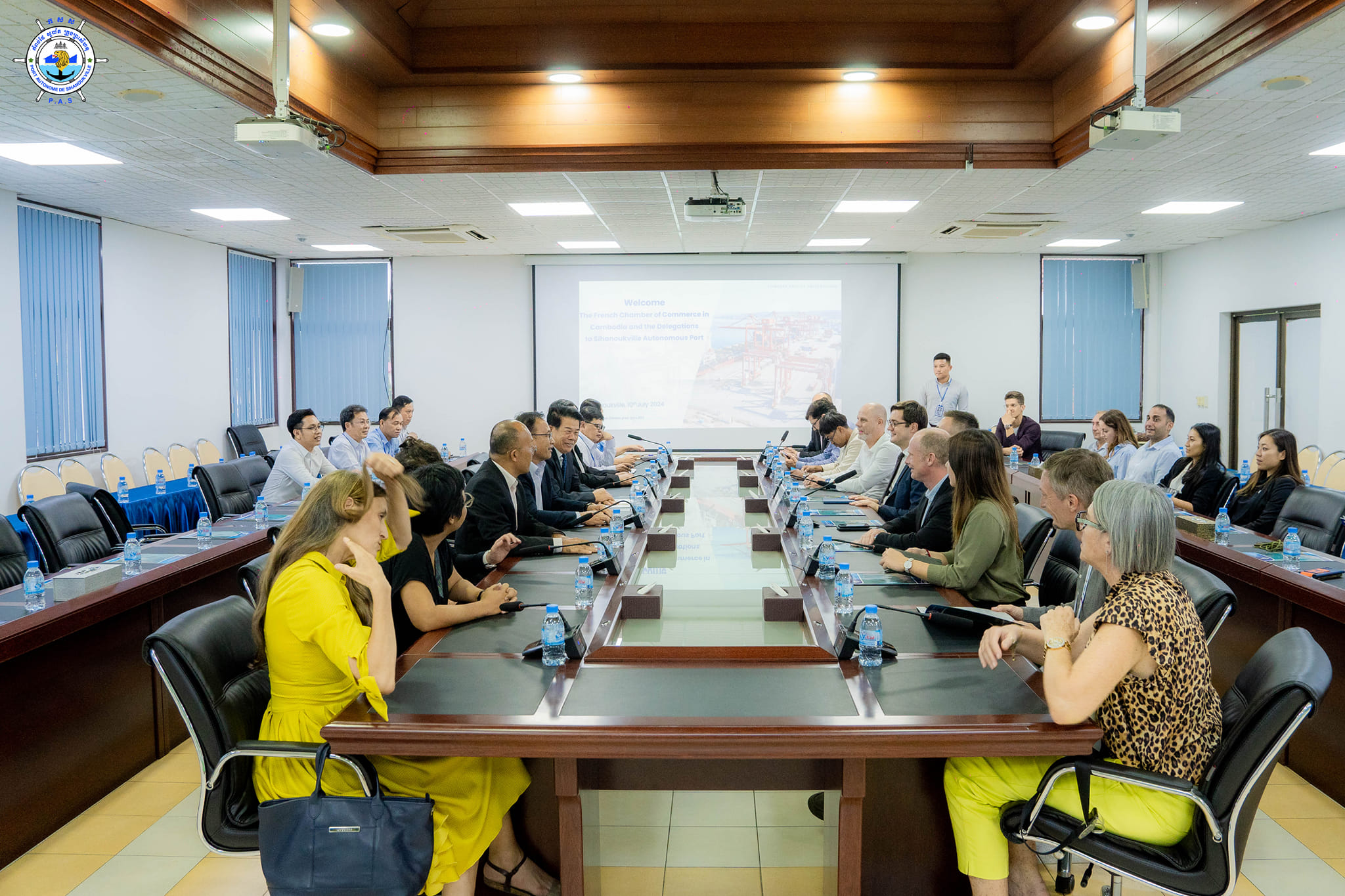 Welcomed a visit of 45 French company delegates in which some companies are operating business in Cambodia
