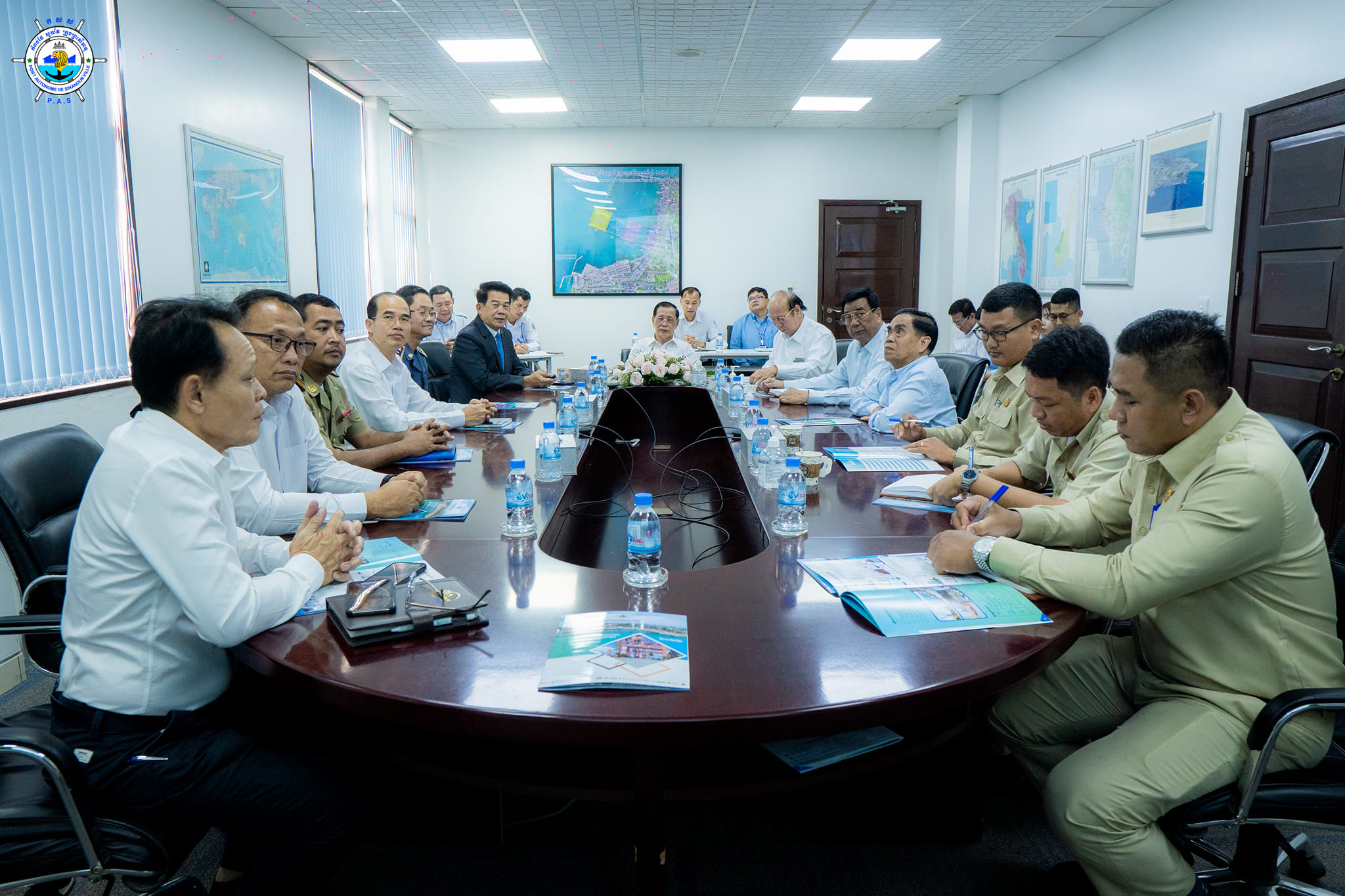 warmly welcomed the official visit by the delegation of the 4th Committees in charges of Interior Affairs, National Defense, Parliamentary-Senate Communication

