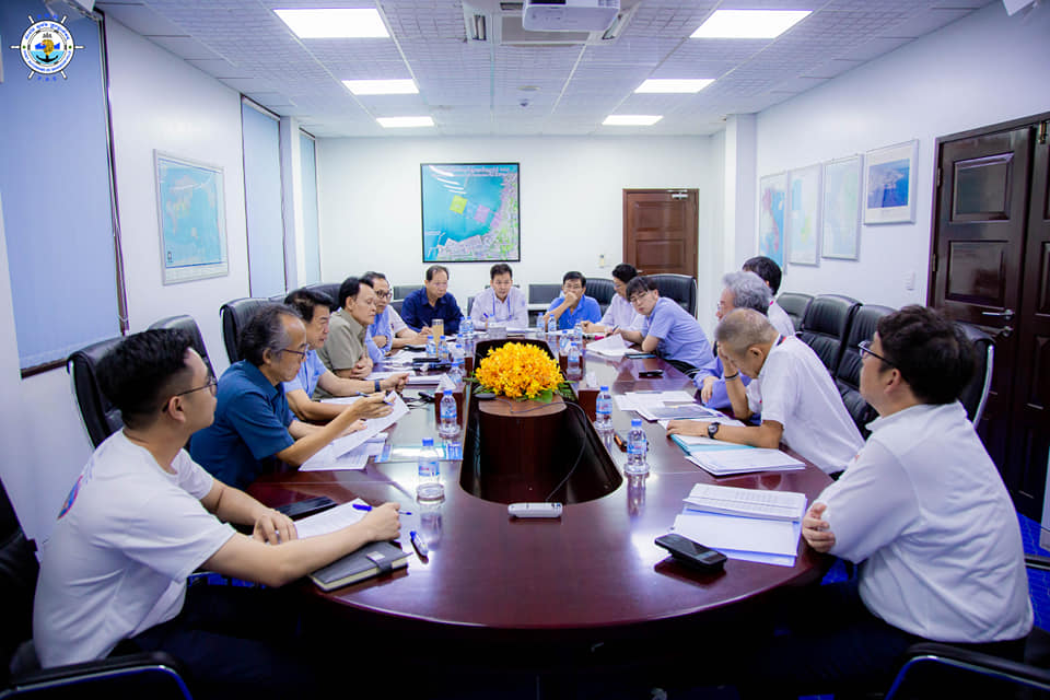 Discussed on the current trend of the increase of Container Throughput at PAS and the Management and Operation Strategy
