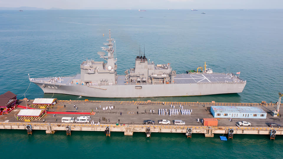 the two Japan Maritime Self-Defence Force ships namely 1st Marine ship called at Sihanouville Port in subject to celebrate the 30th Anniversary of Japan Peace Forces in to Cambodia

