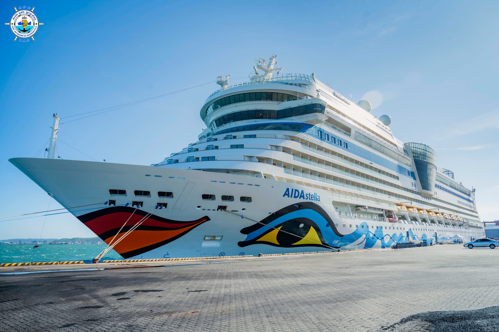 AIDA STELLA cruise ship with nationality of ITALY, length of 253.3 meters, width of 32.20 meters, and depth of 7.3 meters, docked safely at PAS
