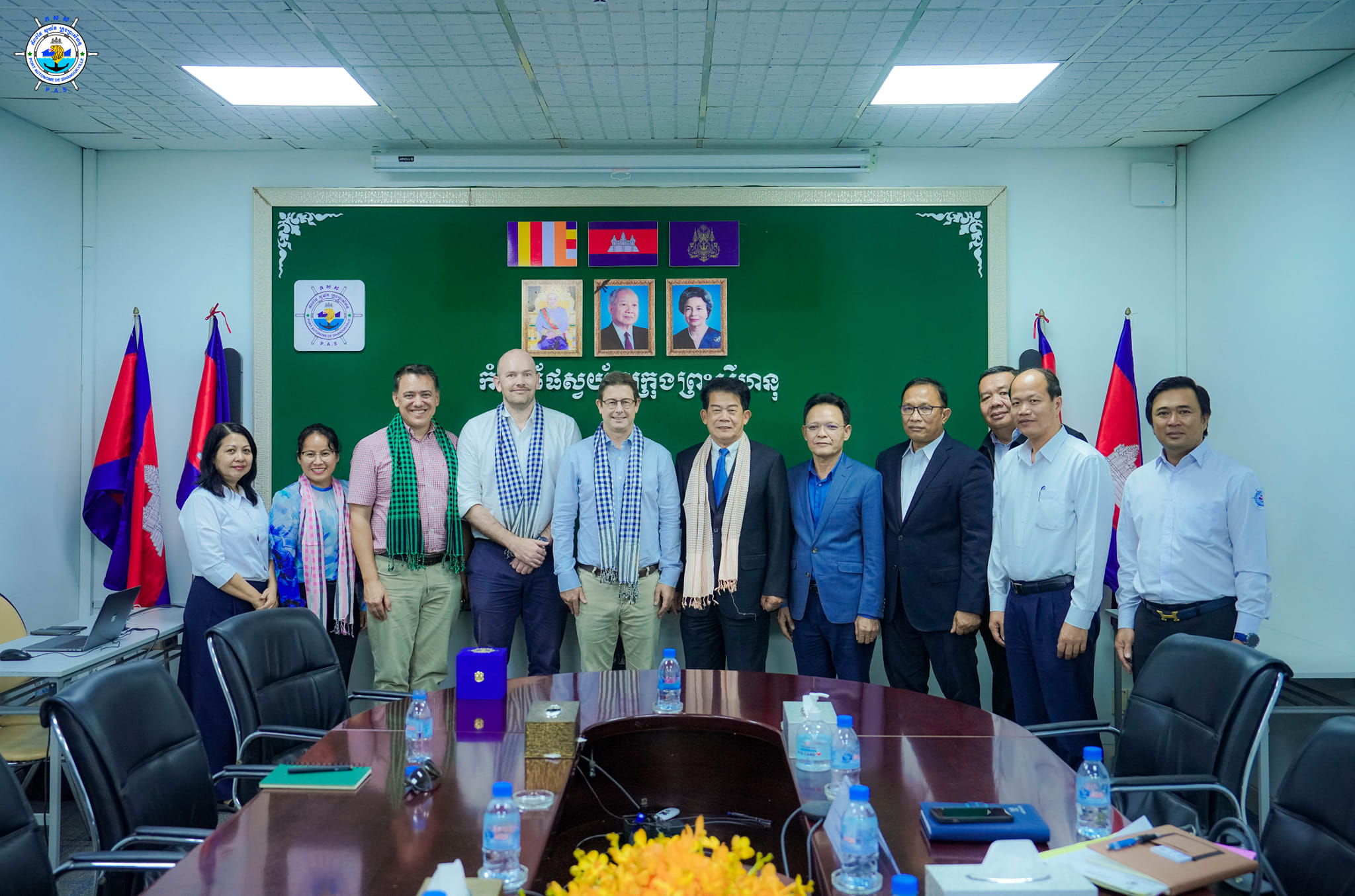 ទទួលស្វាគមន៍ និងបដិសណ្ឋាកិច្ចដំណើរទស្សនកិច្ចរបស់ ឯកឧត្តម ចាស្ទិន វ៉ាយអេដ អគ្គរដ្ឋទូតថ្មី អូស្ត្រាលី ប្រចាំព្រះរាជាណាចក្រកម្ពុជា មកកាន់កំពង់ផែស្វយ័តក្រុងព្រះសីហនុ
