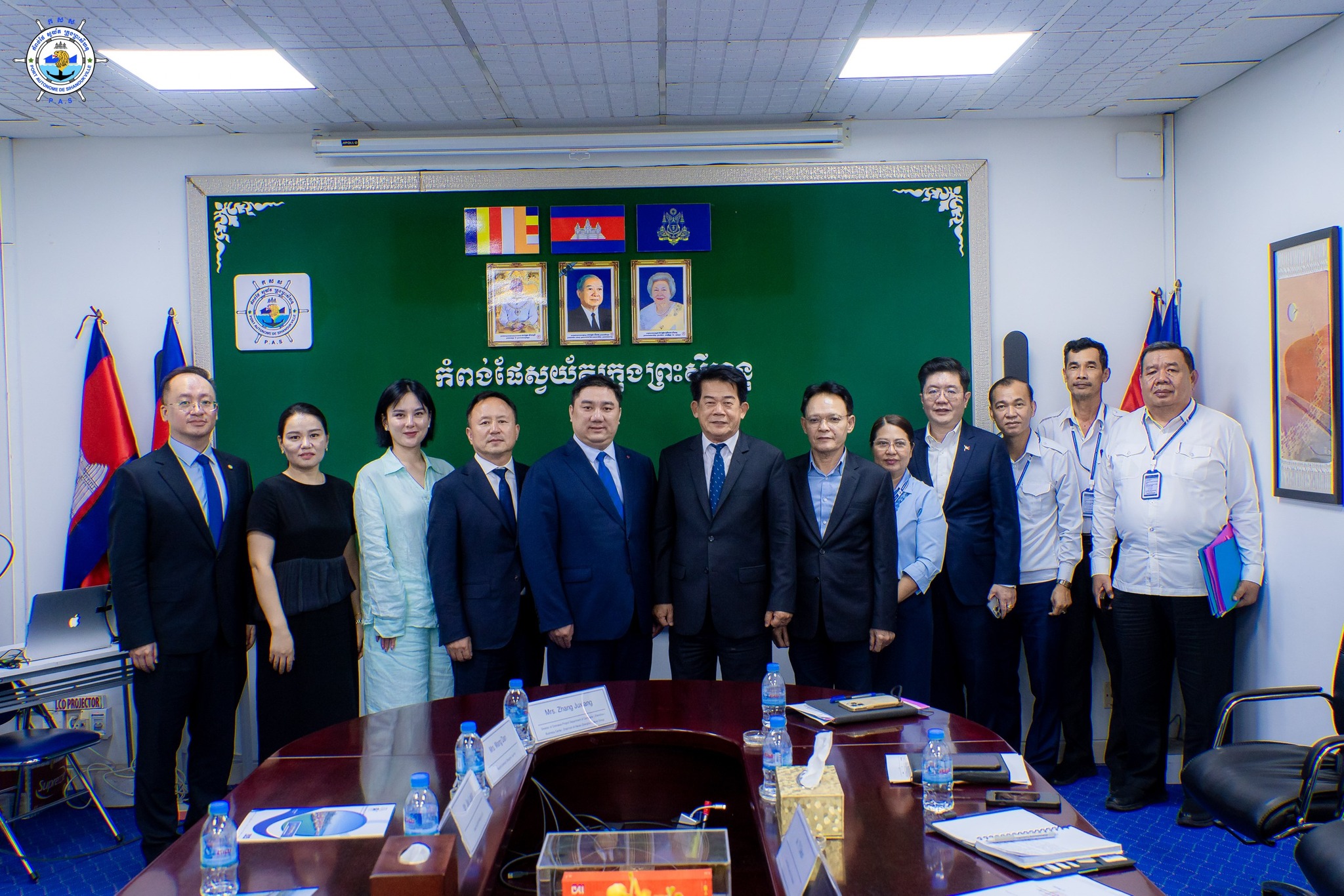 Meeting with 5 Delegates of Cambodia (Zhengzhou) Business Center
