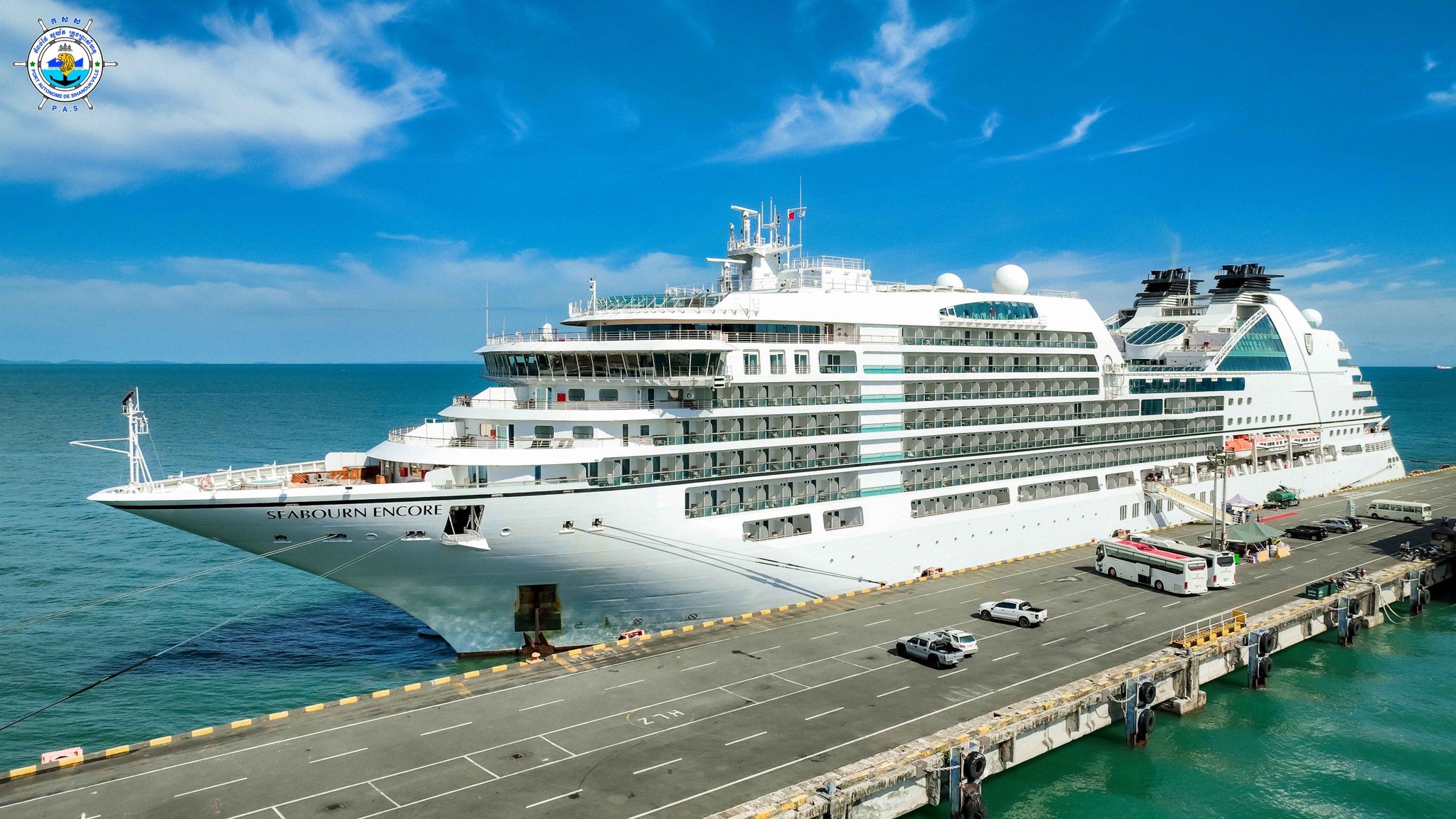 SEABOURN ENCORE cruise ship with nationality of BAHAMAS
