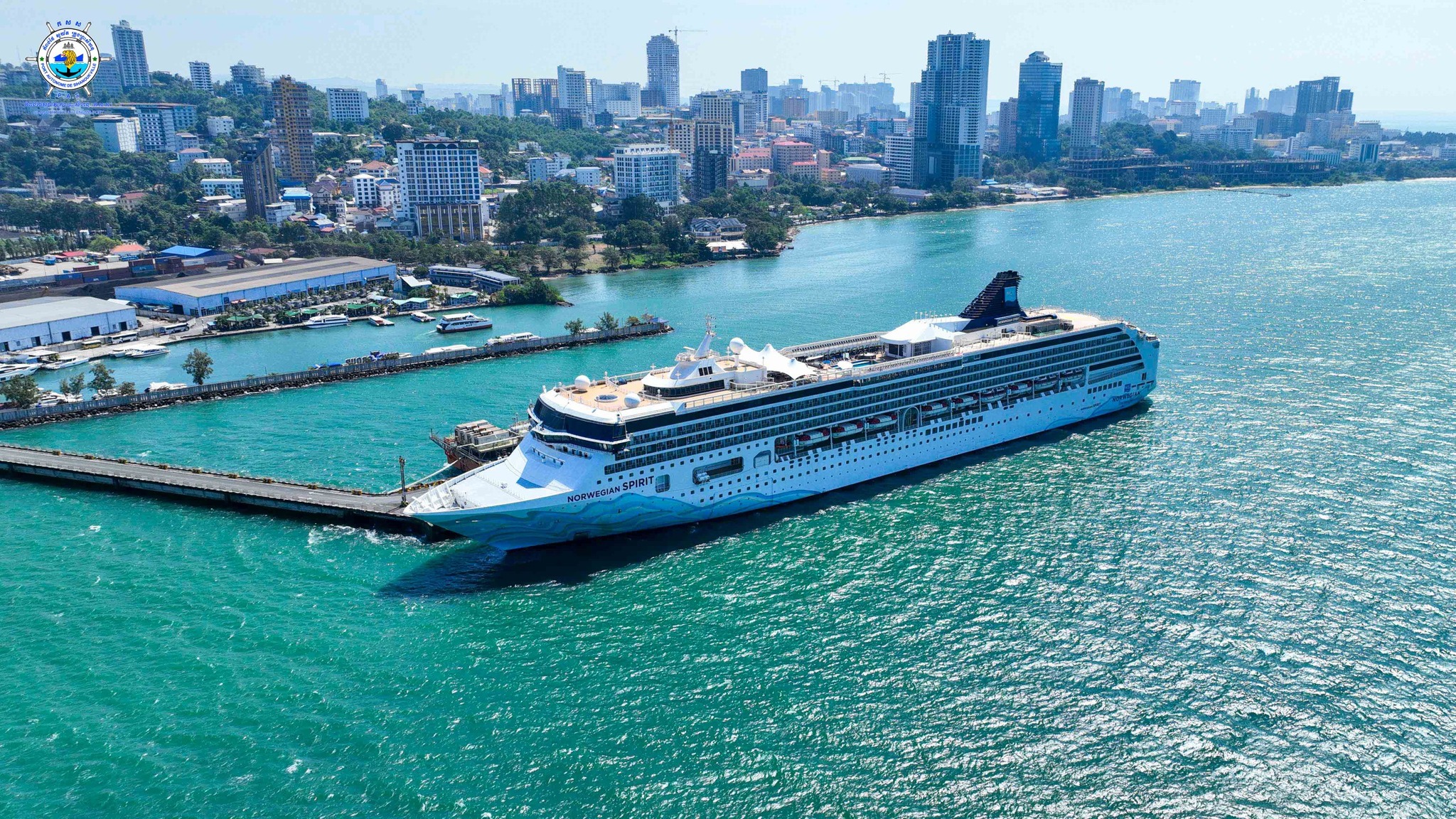 NORWEGIAN cruise ship with nationality of BAHAMAS
