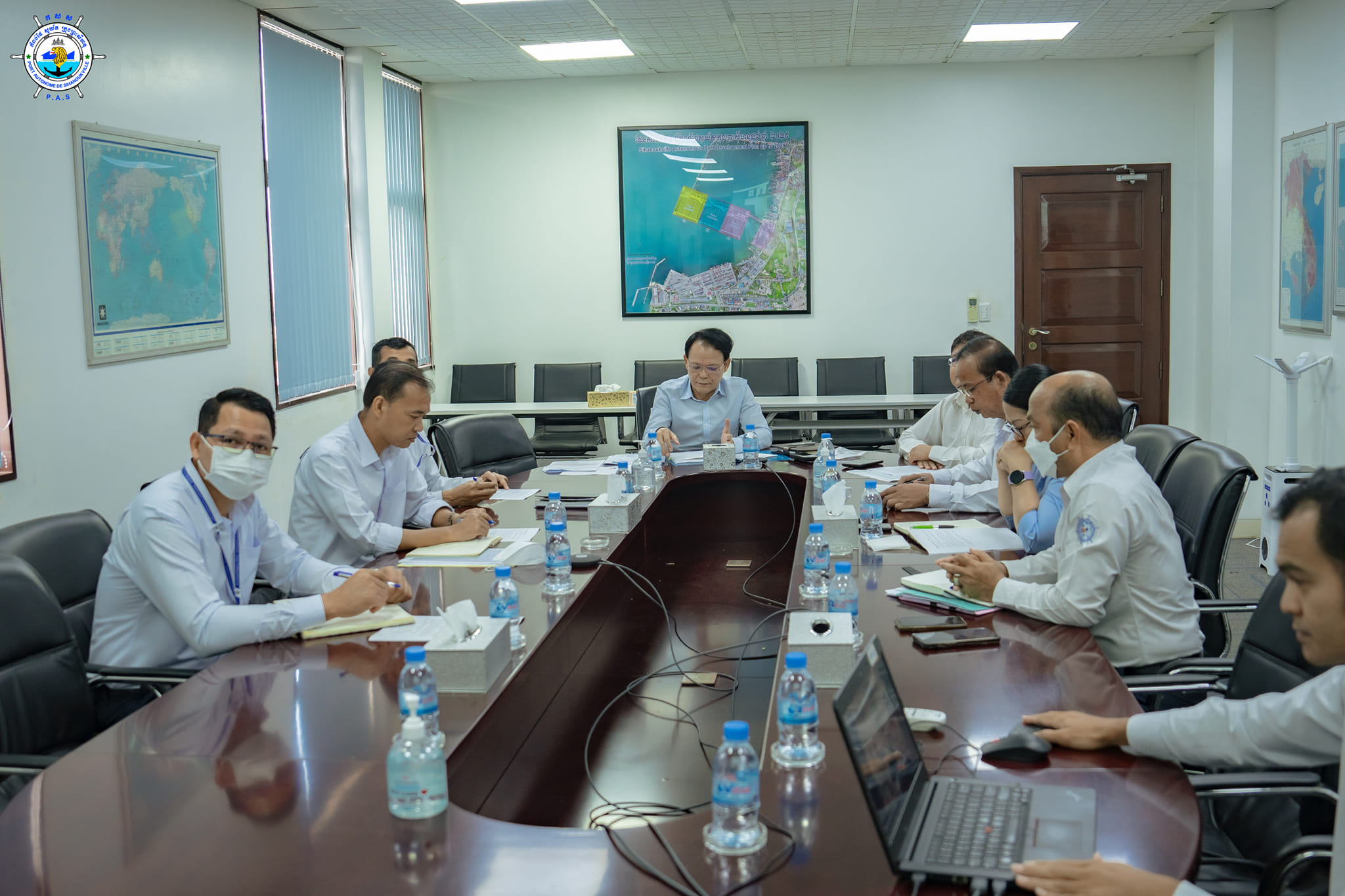 កិច្ចប្រជុំពិគ្រោះយោបល់តាមប្រព័ន្ធអនឡាញ Zoom ជាមួយនឹងតំណាងក្រសួងសេដ្ឋកិច្ច និងហិរញ្ញវត្ថុ ស្តីអំពីស្ថានភាពសេដ្ឋកិច្ចកម្ពុជា ដើម្បីជាធាតុចូលសម្រាប់ការវិភាគ
