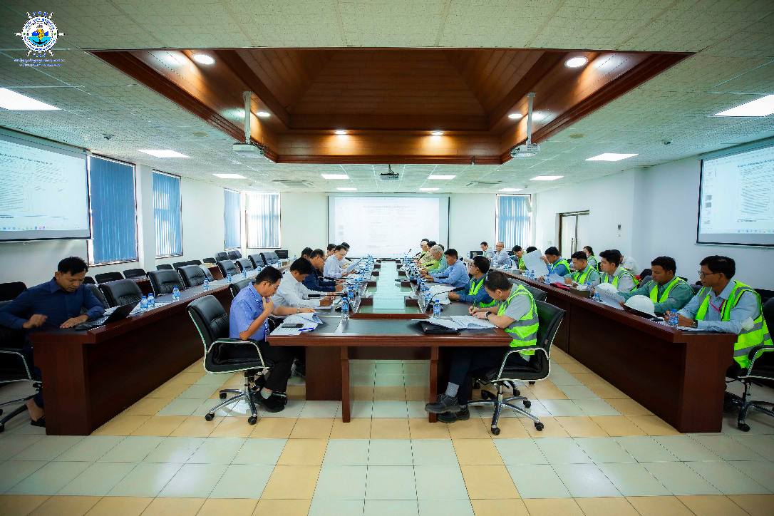Held a Monthly Progress Meeting of November regarding the implementation progress and the safety inspection of construction site
