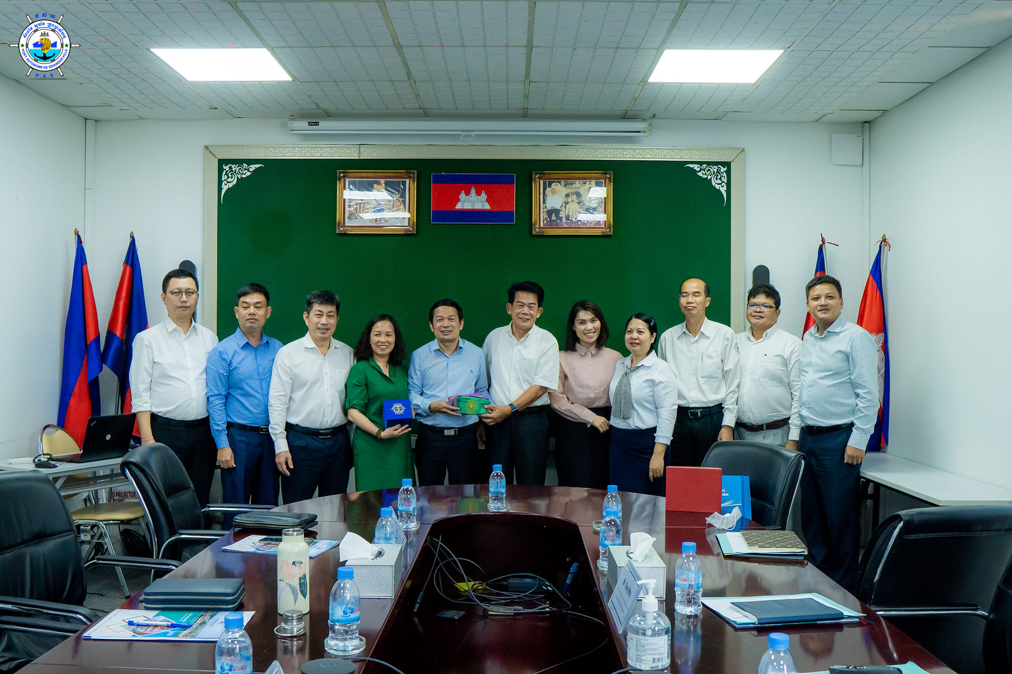 ថ្នាក់ដឹកនាំ កសស បានទទួលស្វាគមន៍ដំណើរទស្សនកិច្ចរបស់គណៈប្រតិភូវៀតណាម Editorial Board of Vietnam Communist Review
